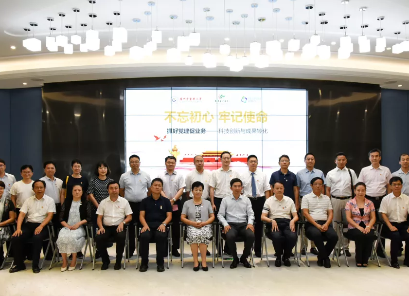 謀劃校企多方位合作，推進(jìn)產(chǎn)學(xué)研醫(yī)新發(fā)展